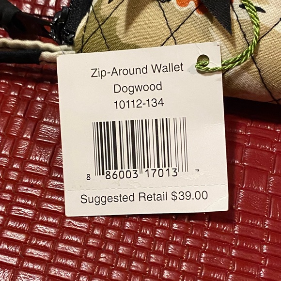 NWT♦️RETIRED♦️VERA BRADLEY DOGWOOD ZIP AROUND WALLET - Picture 9 of 10